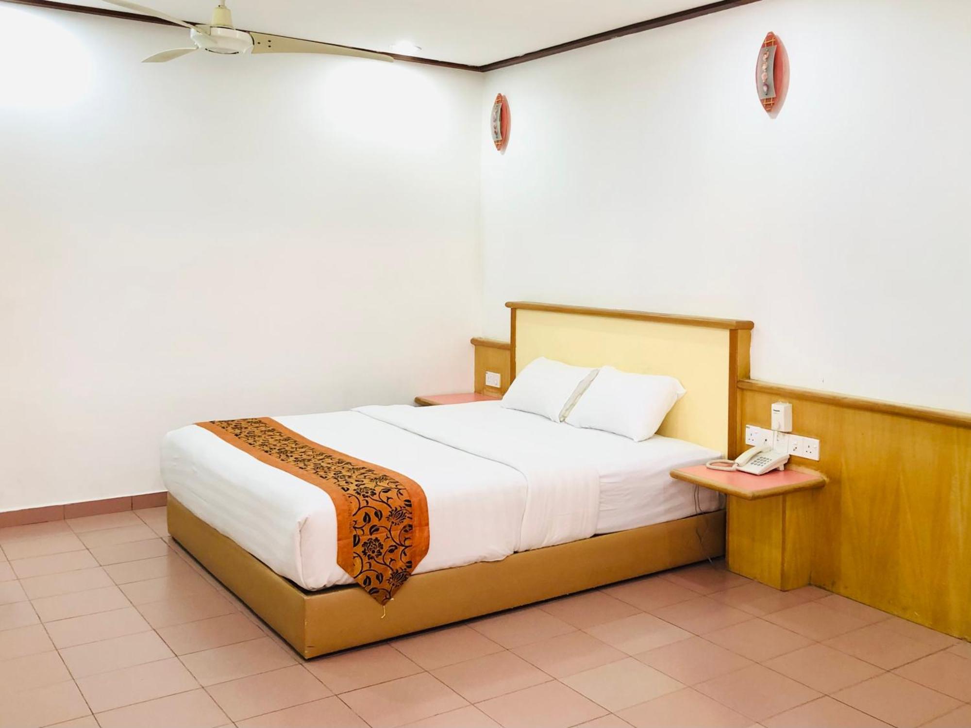 Intan Beach Resort Куала-Тренгану Экстерьер фото