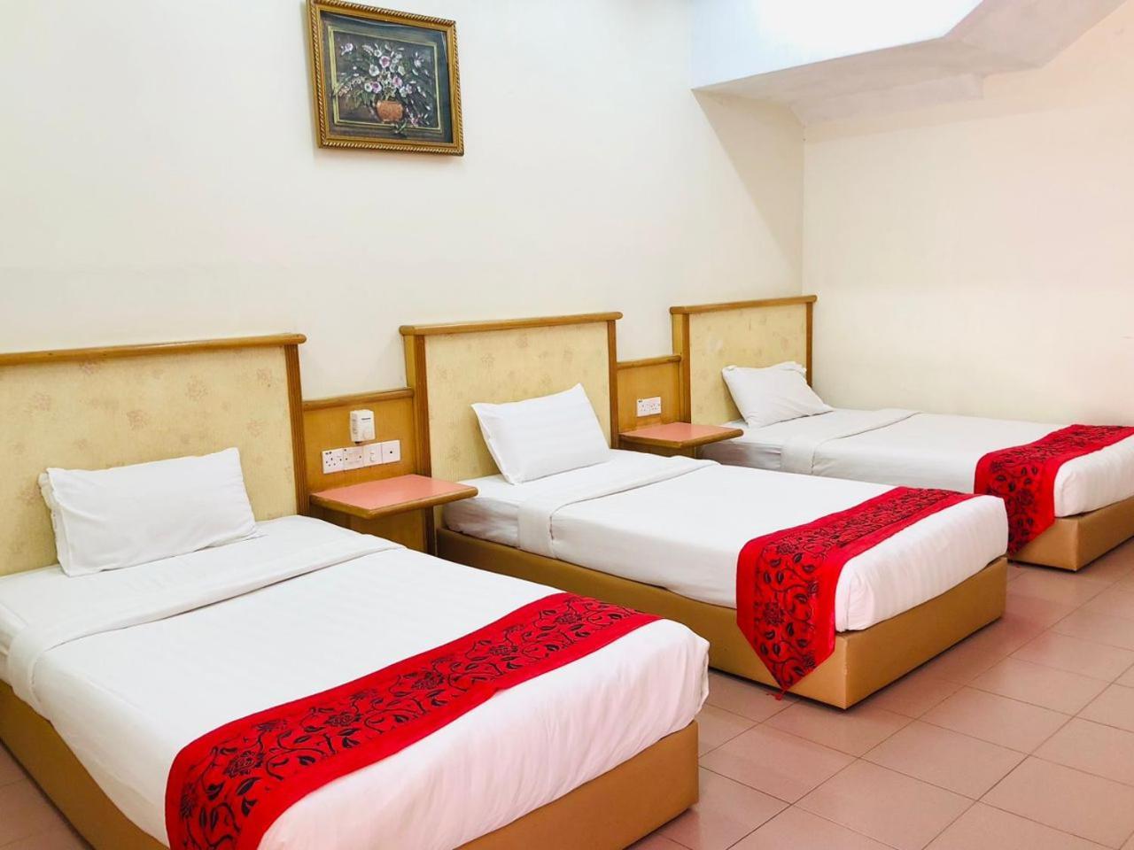 Intan Beach Resort Куала-Тренгану Экстерьер фото