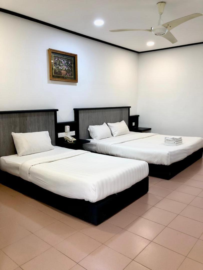 Intan Beach Resort Куала-Тренгану Экстерьер фото