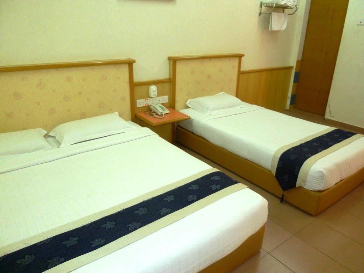 Intan Beach Resort Куала-Тренгану Экстерьер фото