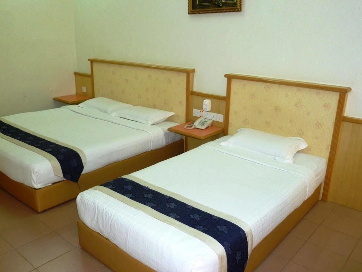Intan Beach Resort Куала-Тренгану Экстерьер фото